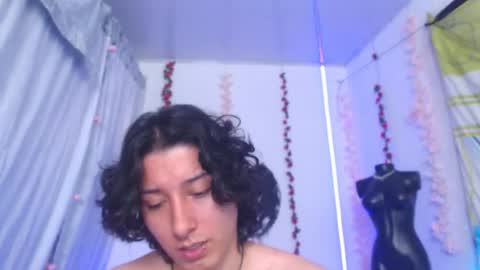 Taylorsweet1111 online show from July 19, 5:21 am