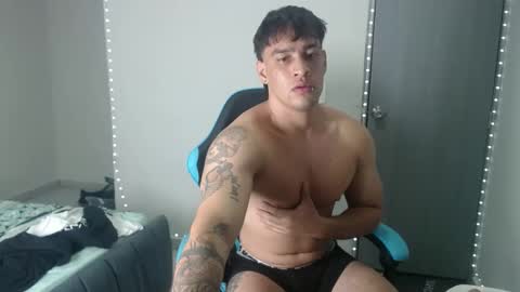 team23hot0 online show from October 1, 4:11 am