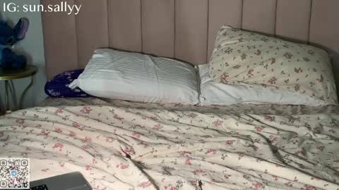 Sally and Sandy online show from May 18, 7:42 pm