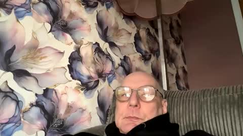 Mark online show from November 23, 3:21 pm