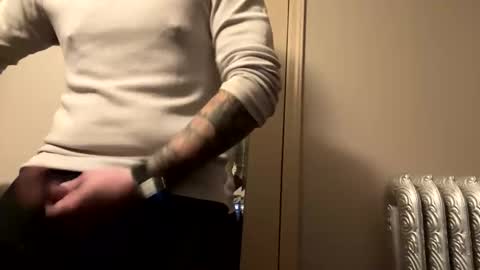 Twizzler online show from December 1, 8:55 pm