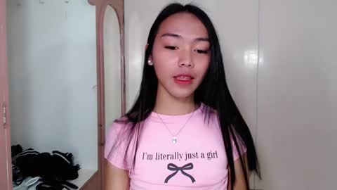 YOGIRL MAXINE online show from April 11, 3:55 am