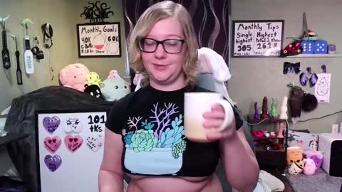 Pixie and Tentacle Overlord online show from February 19, 8:10 pm