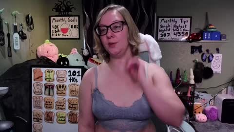 Pixie and Tentacle Overlord online show from January 22, 10:15 pm