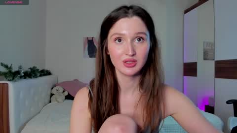 Snapshot of tender_babyy chatting on January 28, 2:21 pm Sexy girl Li online show from January 28, 2:21 pm