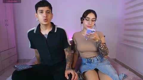 tender_dust online show from September 14, 12:24 am