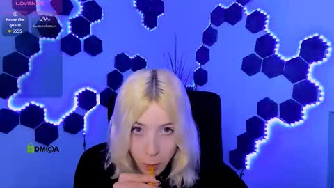 ur Louise online show from March 16, 9:57 am