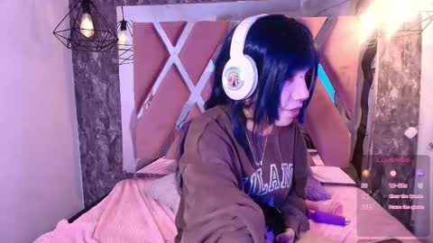 Terra Elowen online show from November 1, 1:43 pm