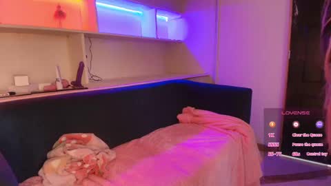 Terra Elowen online show from October 10, 11:49 am