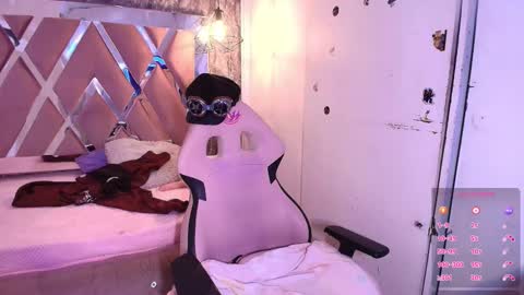 Terra Elowen online show from October 25, 12:17 pm