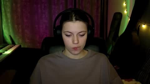 Anny Simpson online show from March 18, 9:42 pm