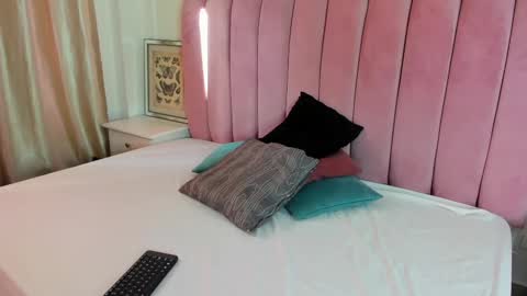 tessa_sinclaire online show from September 29, 9:03 pm