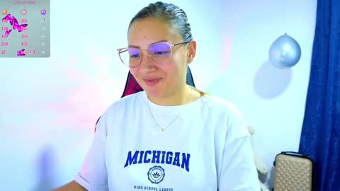 Tessy online show from November 5, 3:47 pm