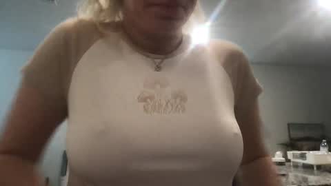 Daphne Summers online show from March 27, 5:47 pm