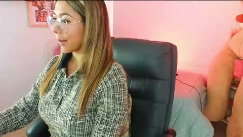 texas_curvykitten online show from April 13, 12:20 pm