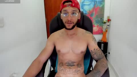 Snapshot of teylor_cristian chatting on January 17, 2:08 am Cristhian Teylor online show from January 17, 2:08 am