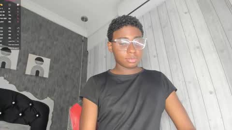 teylor_lovee online show from February 27, 11:30 pm