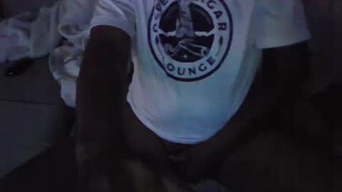 thadax197 online show from April 15, 12:14 am