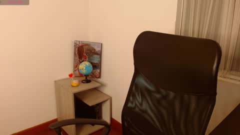   online show from March 4, 8:05 pm