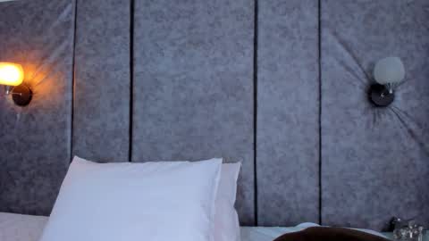 thara webstter online show from December 5, 12:25 pm