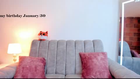 Independent model online show from January 10, 2:28 am