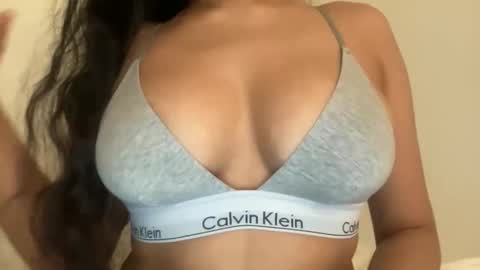 Melanie online show from April 8, 3:20 am