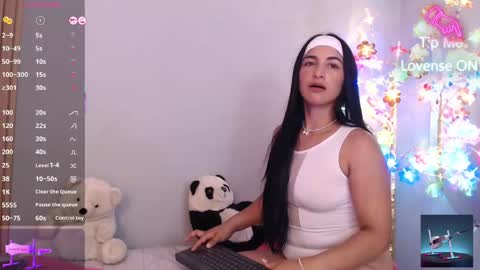THAYSSA ROSS online show from May 7, 3:19 pm