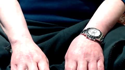 Snapshot of the1pocketrocket chatting on January 5, 12:52 am the1pocketrocket online show from January 5, 12:52 am