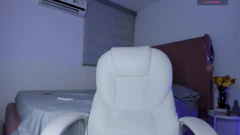 nina mirley online show from February 10, 11:13 pm