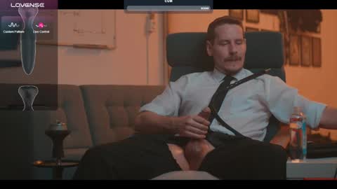 Snapshot of the_dilf chatting on February 9, 12:19 pm The DILF -  online show from February 9, 12:19 pm