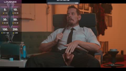 Snapshot of the_dilf chatting on December 26, 10:16 am The DILF -  online show from December 26, 10:16 am