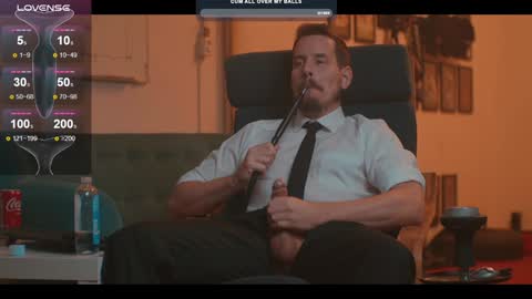 Snapshot of the_dilf chatting on December 21, 4:25 pm The DILF -  online show from December 21, 4:25 pm