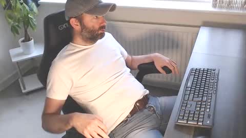 Snapshot of the_sensual_masturwait chatting on October 20, 2:44 pm the_sensual_masturwait online show from October 20, 2:44 pm