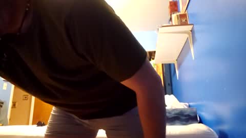 the_traxxx online show from June 17, 1:43 am