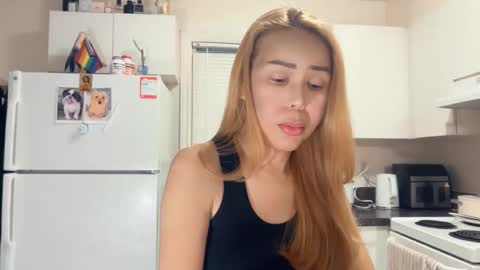 REINA online show from January 10, 5:40 pm