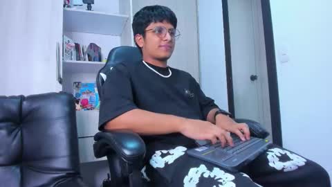 Danny online show from December 18, 3:24 am