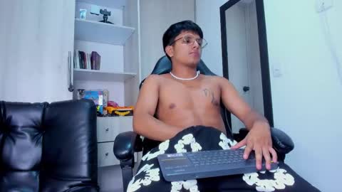 Danny online show from November 30, 1:56 am