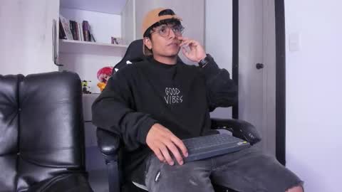 Danny online show from November 10, 3:09 am