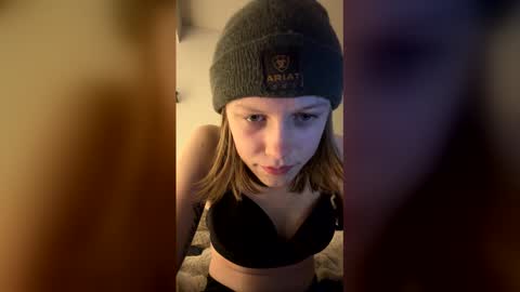 theborderline14 online show from February 15, 7:10 am