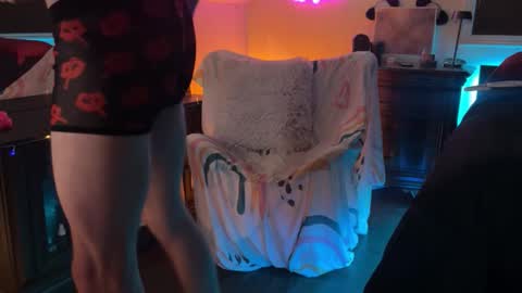 Thatcarrguyy online show from December 5, 10:57 am