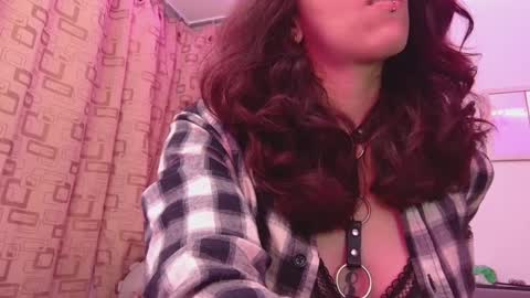 Snapshot of thecherry_paulette chatting on January 30, 5:30 am Paulette online show from January 30, 5:30 am