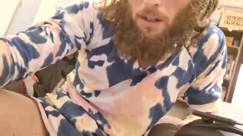 sleinads place online show from April 4, 8:54 am