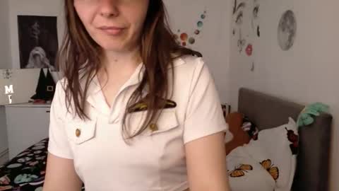 TheFarmergirl online show from April 17, 4:37 am