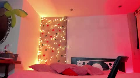 Goldie online show from February 26, 3:14 am