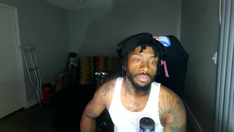 IXMCOUPLE444 online show from April 25, 2:25 am