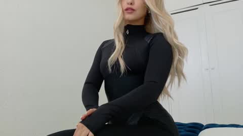 Lily Marie online show from May 14, 6:50 pm
