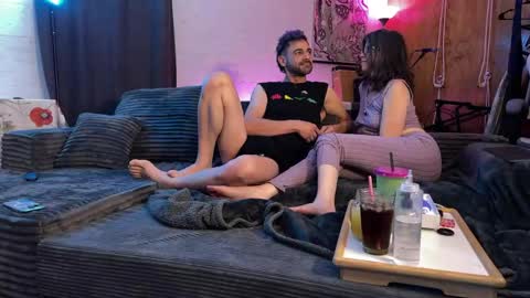 thejuliemoon online show from May 16, 1:46 am