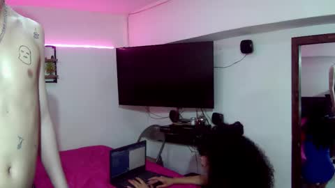 theking11220 online show from November 1, 5:17 am