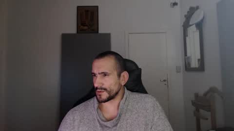 Snapshot of thekingofpains chatting on October 31, 1:50 am KINGOFPAINS online show from October 31, 1:50 am