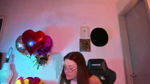 themelrose online show from July 9, 10:14 pm